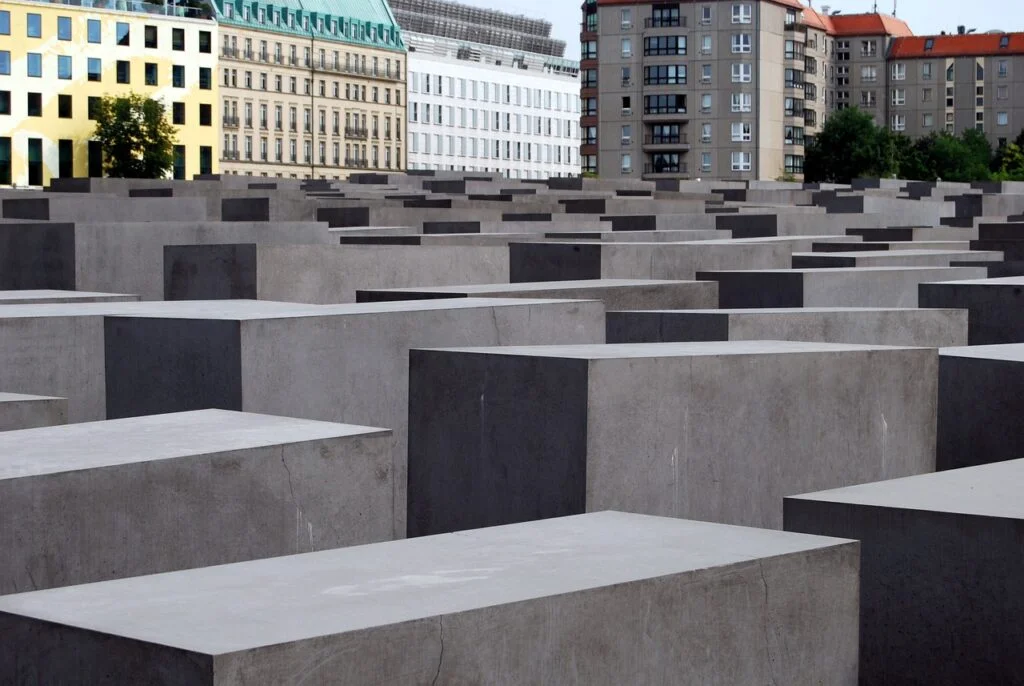 memorial, holocaust, cemetery-510156.jpg